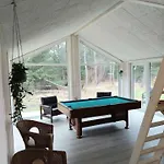 Dom wakacyjny Spacious With Forest Romo